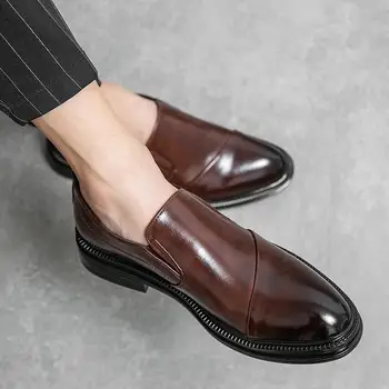 Sapatos de couro dos Homens coreano-Estilo Fundo Macio Aumento de Calçados masculinos Jovens Estilo Britânico Apontou Moda Casual Desgaste Formal de Homens Bu